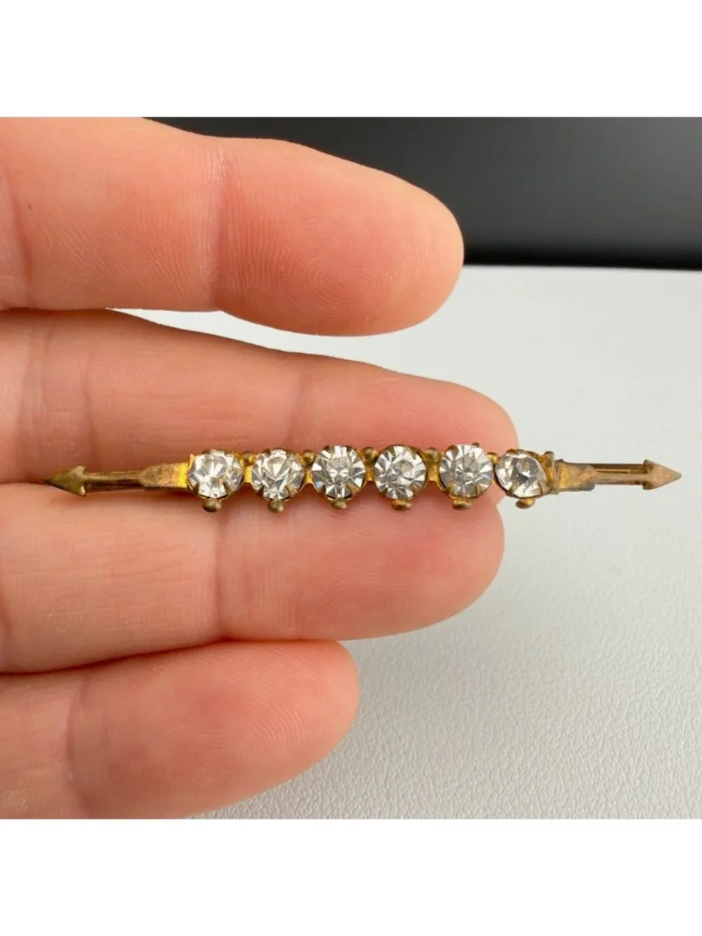 Vintage Victorian Paste Stone Bar Brooch Gold Tone Prong Set Arrows